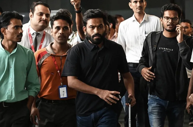 দিল্লিতে আটক ‘ককরোচপ্রধান’ অভিজিৎ দীপকে মুক্ত, মানতে হবে কঠোর শর্ত
