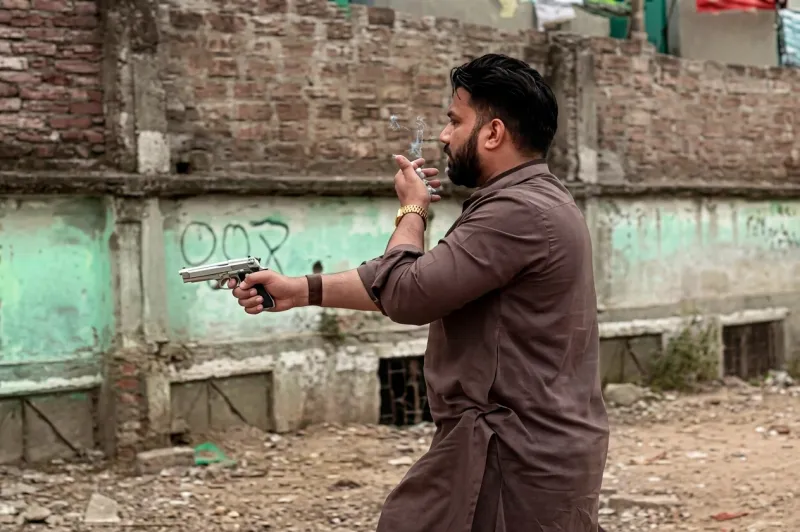 মাদকবিরোধী অভিযানে পিস্তল হাতে ইশরাক, পদত্যাগের নির্দেশ প্রধানমন্ত্রীর