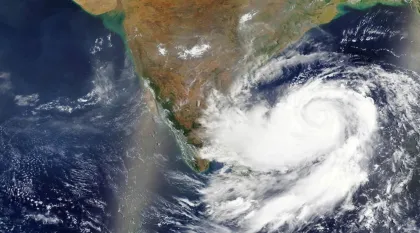 ঘূর্ণিঝড় ‘অর্ণব’ নিয়ে উপকূলে সতর্কতা, সমুদ্রবন্দরে ৩ নম্বর সংকেত