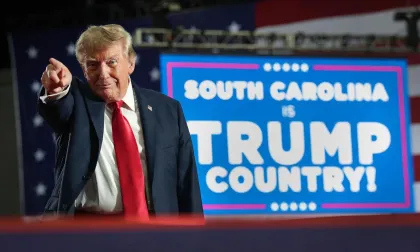 মধ্যবর্তী নির্বাচনের আগে দক্ষিণ ক্যারোলাইনায় ট্রাম্পের সমাবেশ, ভোট চাইলেন রিপাবলিকানদের পক্ষে